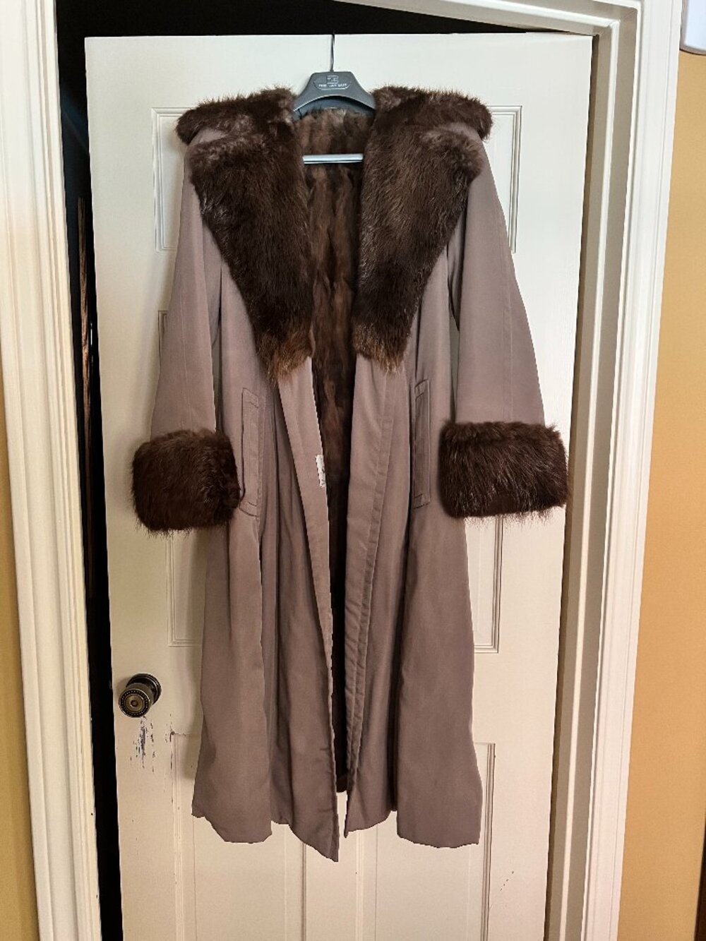 Vintage Martine Beer New York Genuine Fur Trim Long Coat